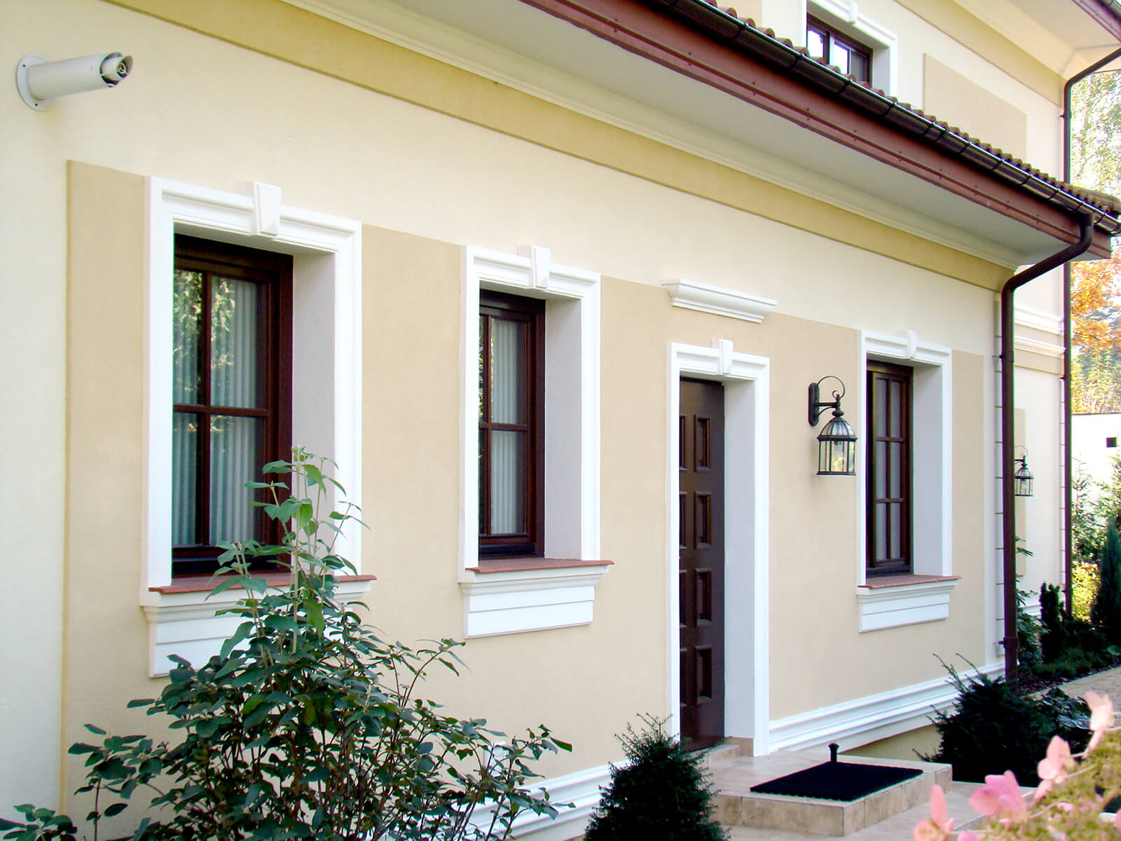 Sposób na efektowną elewację, z zastosowaniem sztukaterii elewacyjnej